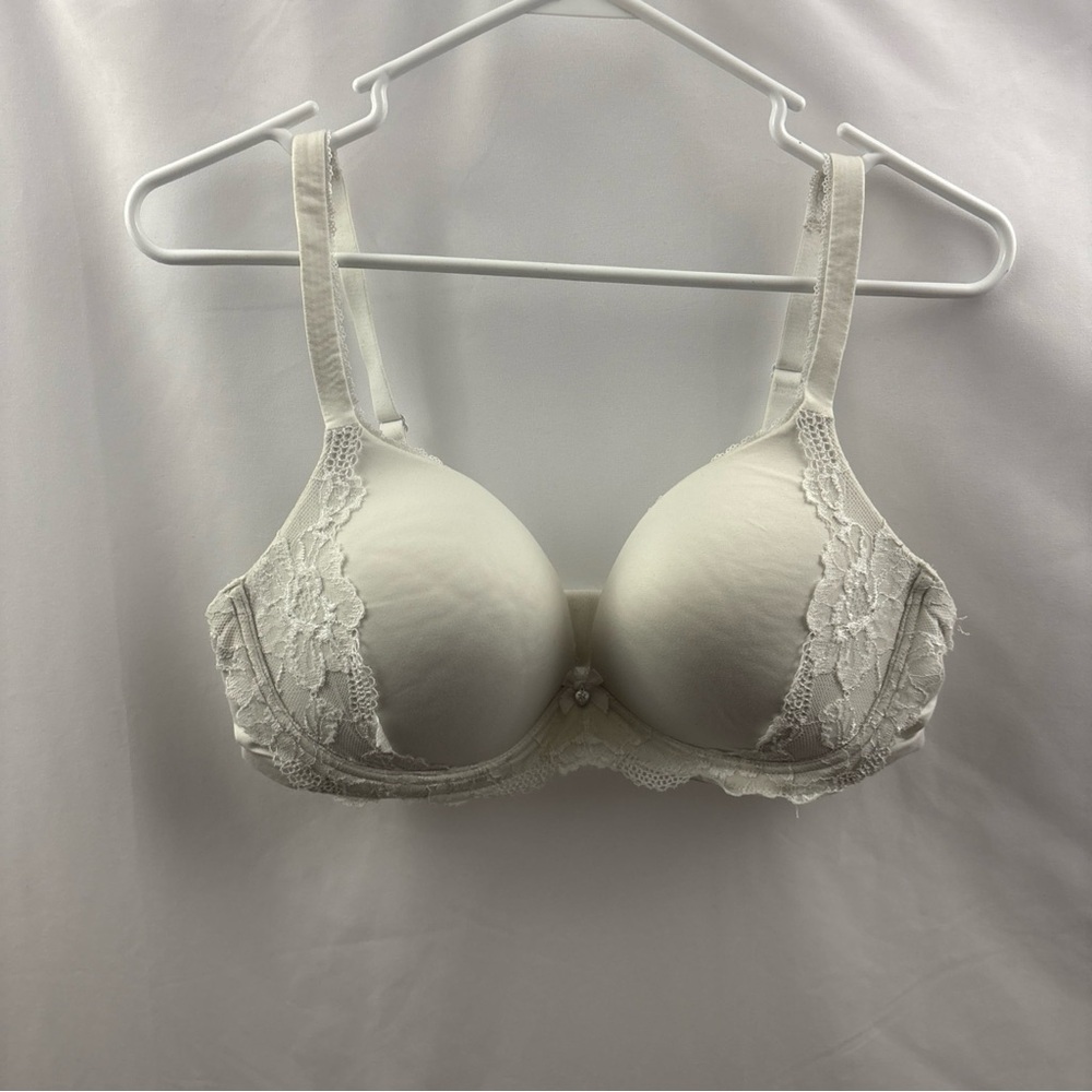 Victoria’s Secret Bra Women’s 38D White Floral Lace Body Victoria No Wire